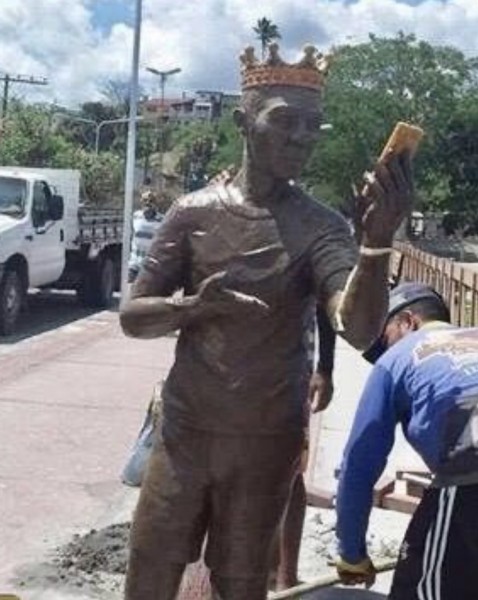 Protestos na estátua de Carlinhos Maia que será instalada em sua cidade  natal | 93 Notícias