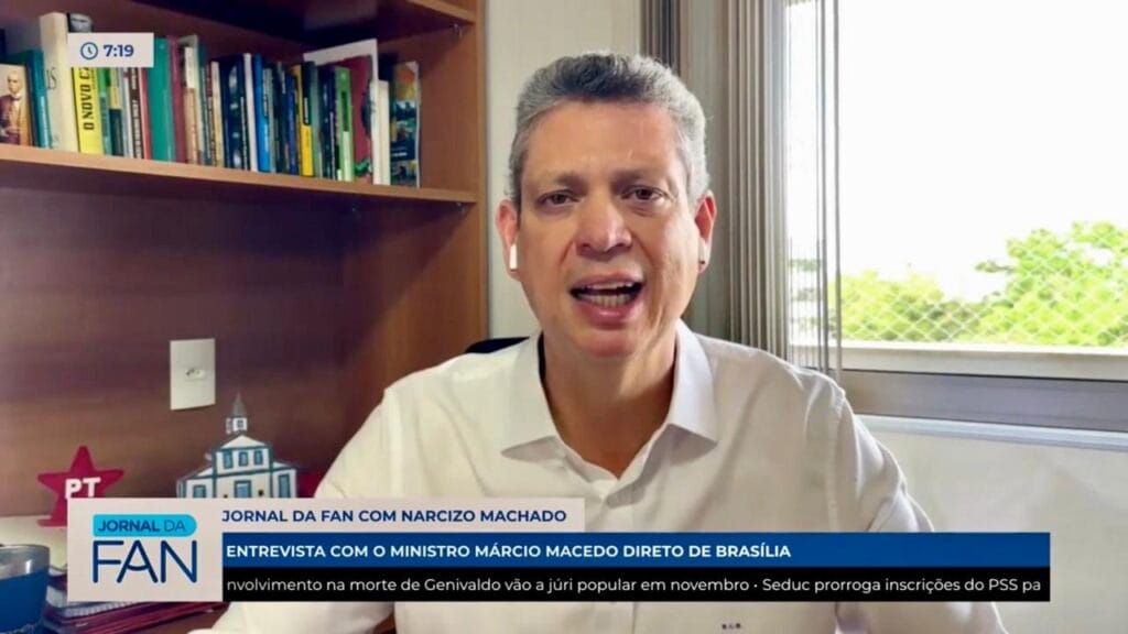 Márcio Macêdo reafirma compromisso com a democracia e com Aracaju