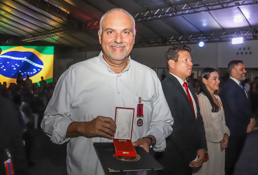 Energisa recebe medalha de Mérito Bombeiro Militar