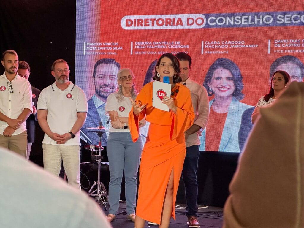 Clara Machado assina carta compromisso com a advocacia e a sociedade sergipana