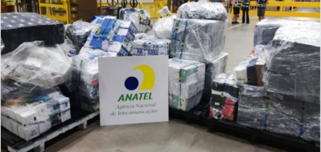 IA auxilia Anatel e Receita Federal na apreensão de 22 mil produtos irregulares em operação Black Briday