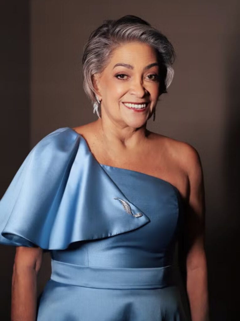 Influenciadora Fernanda Britto, conhecida por dicas de etiqueta, morre no Rio de Janeiro