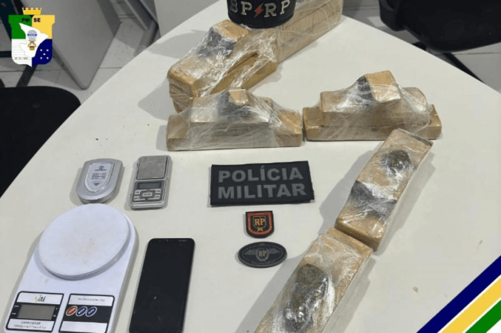 PM prende homem com 8kg de maconha em mochila na Capital