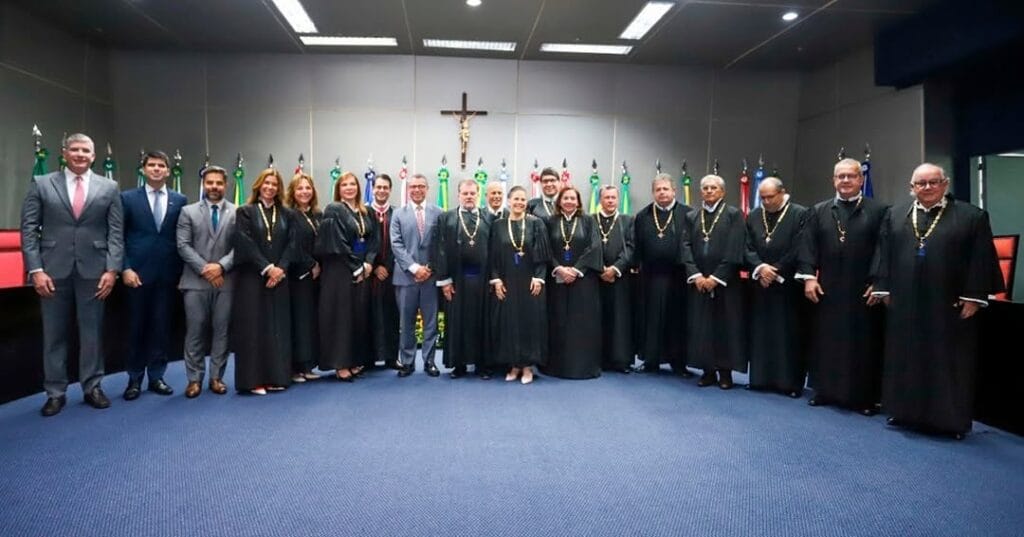 Presidente do TRE-SE Prestigia Posse da Nova Desembargadora do TJ/SE