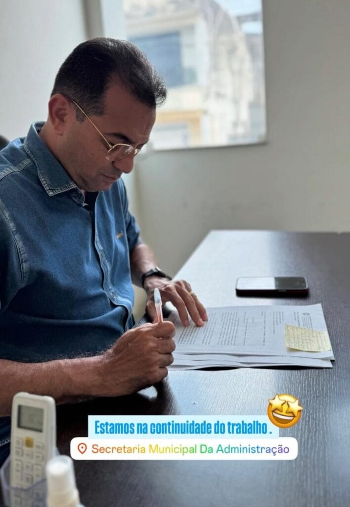 Ex-prefeito Adailton responde críticas de valmir de francisquinho com publicação nas redes sociais