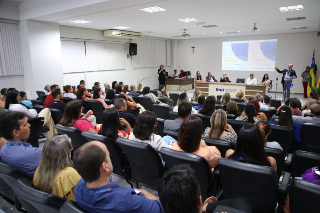 Inserção de tecnologias e postura de alunos traz novos desafios para professores