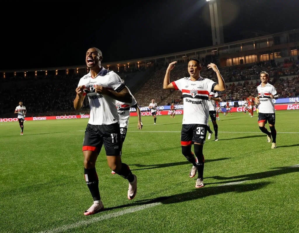 Portuguesa x São Paulo no Mercado Livre Arena Pacaembu termina com vitória emocionante do SPFC