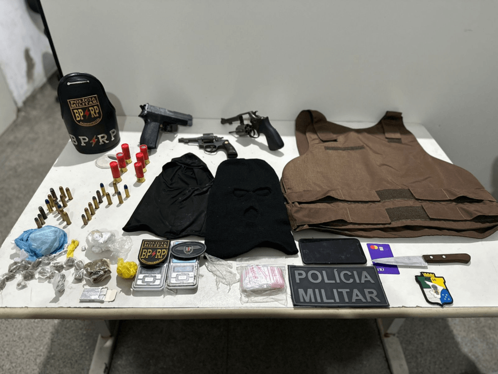 Polícia Militar apreende armas e drogas em ação deflagrada em Nossa Senhora do Socorro