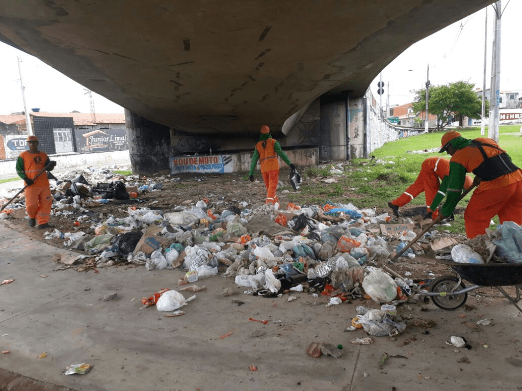Prefeita de Aracaju declara não ter recursos para quitar dívida de R$ 63 milhões com empresa de coleta de lixo