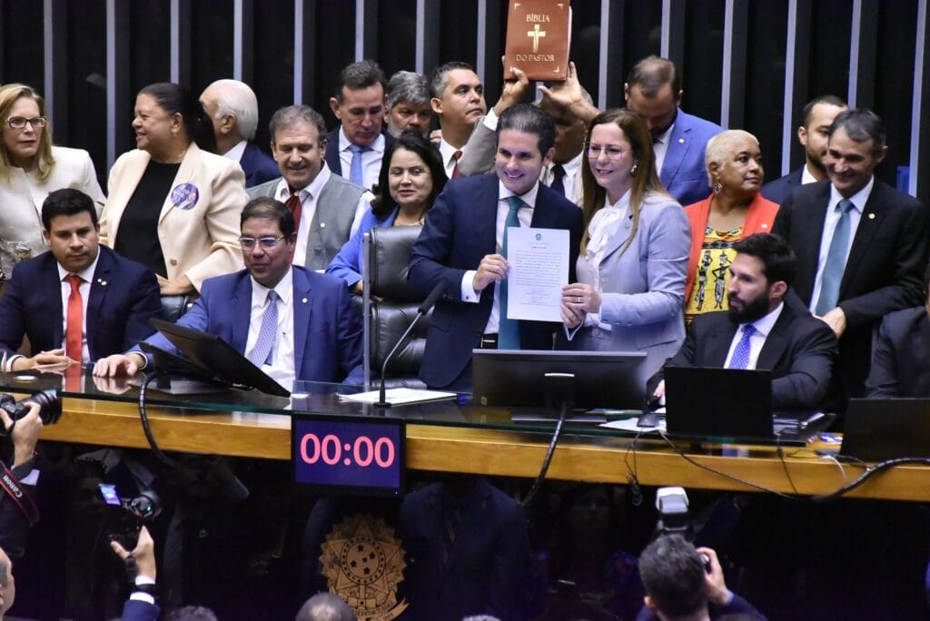 Delegada Katarina é eleita 3ª secretária na nova Mesa Diretora da Câmara 