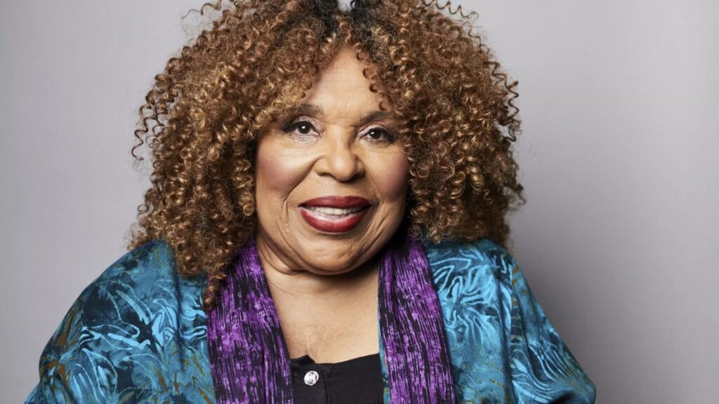 Morre aos 88 anos Roberta Flack, lendária cantora de “Killing Me Softly” e “The First Time Ever I Saw Your Face”