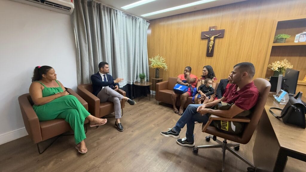 Vereador Maurício Maravilha reafirma compromisso com mães atípicas e crianças com TEA.
