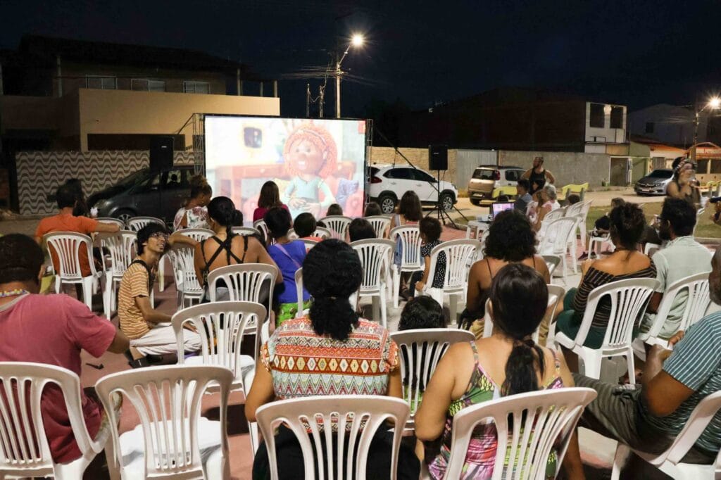 Saúde e cuidado é tema de última sessão do projeto Cine de Areias na zona de expansão de Aracaju