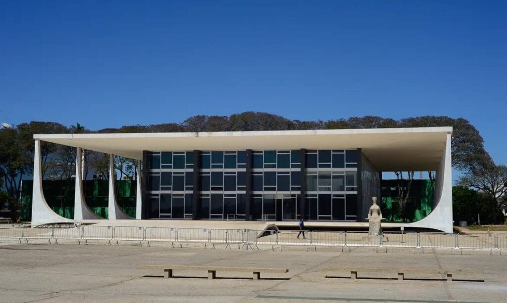 Homem é preso após tentativa de invasão no Supremo Tribunal Federal