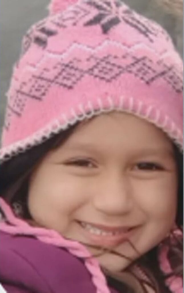 Criança de 7 anos morre após ser atingida por pilastra de concreto no Rio