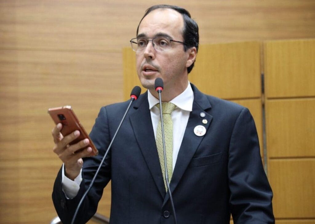 Deputado Georgeo pede bom senso do governador com as torcidas organizadas