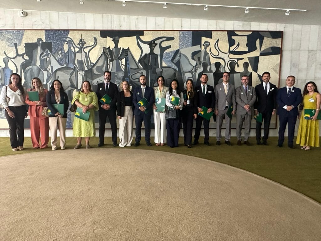 Presidente da ADPESE participa de sessão na Câmara dos Deputados que aprova PL 4015 e reconhece a carreira das defensoras e defensores como de risco 