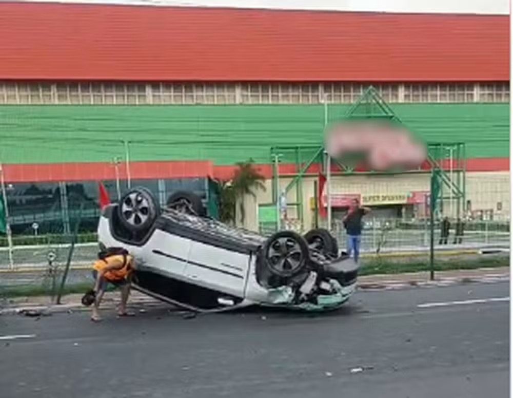 Dois acidentes de trânsito movimentam a madrugada e manhã de domingo em Aracaju