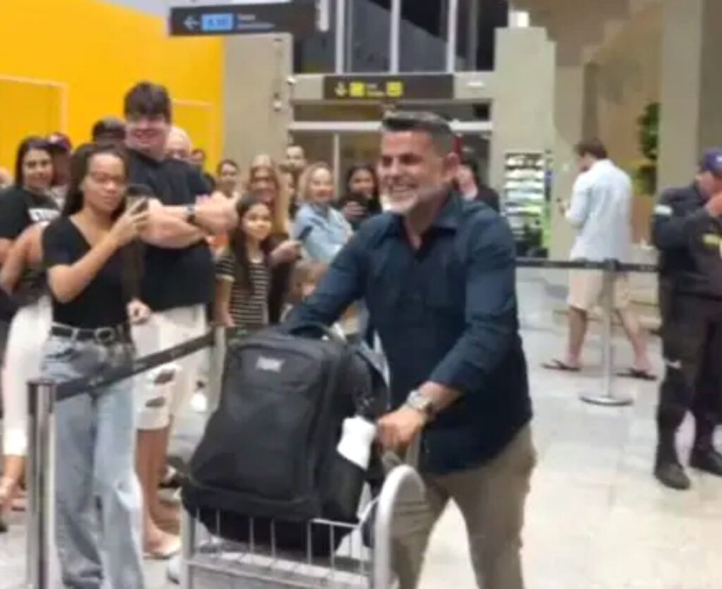 Após 33 horas de viagem, secretário Dilermando retorna a Aracaju após deixar bunker em Israel