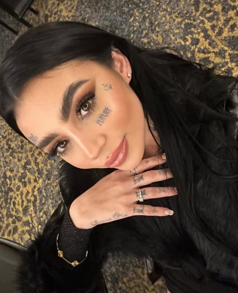 Cantora brasileira morre na Turquia após cirurgia plástica