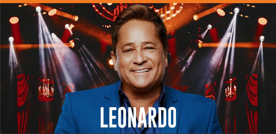 Leonardo cai na risada ao notar detalhe inusitado durante entrevista com Erick Ricarte