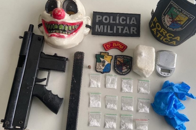 Polícia prende traficantes portando submetralhadora em Socorro