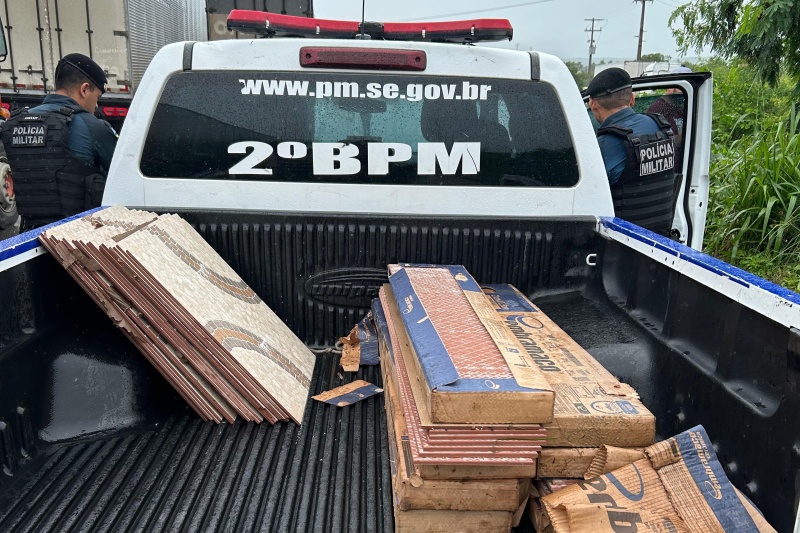 Seis homens são presos por saque em carga tombada na BR-101