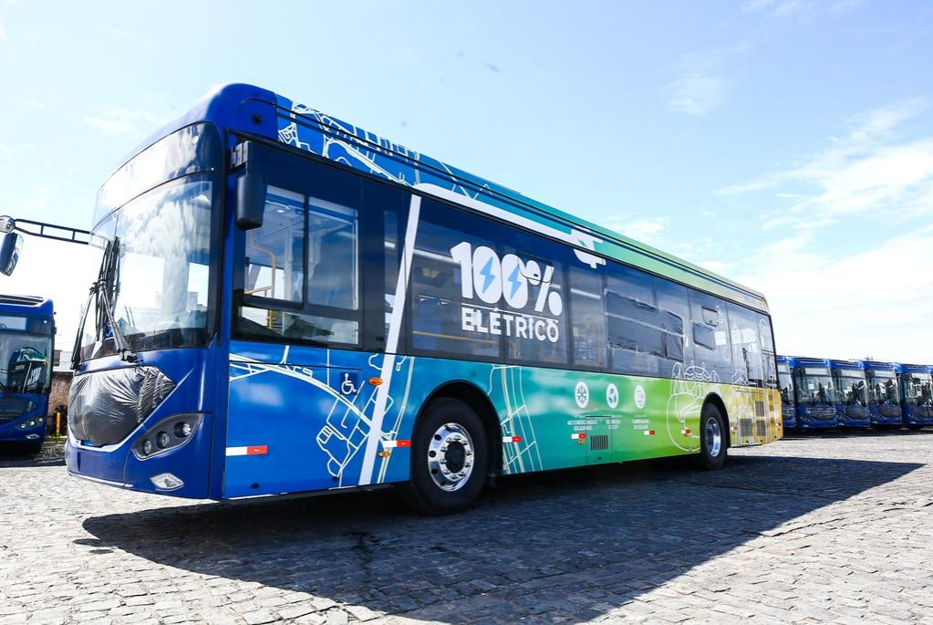 Aracaju se torna a primeira capital do Nordeste a operar frota de ônibus 100% elétricos
