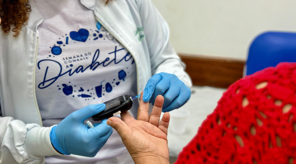 Ipesaúde promove ação de prevenção ao diabetes com mapeamento de risco e orientações