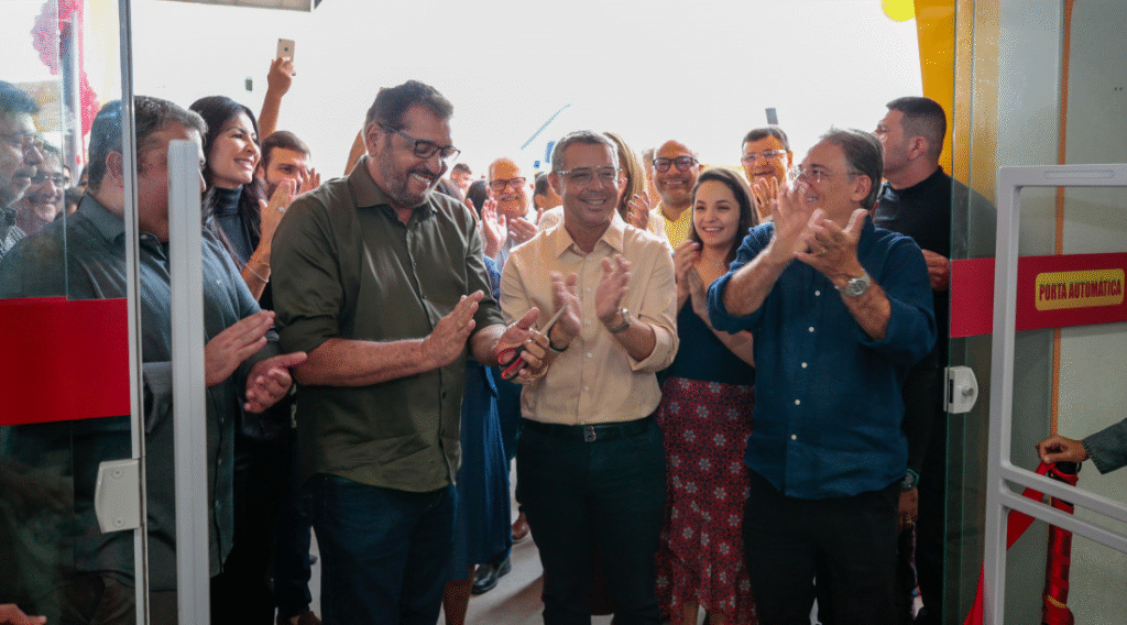 Governador participa de inauguração de nova unidade varejista na Barra dos Coqueiros