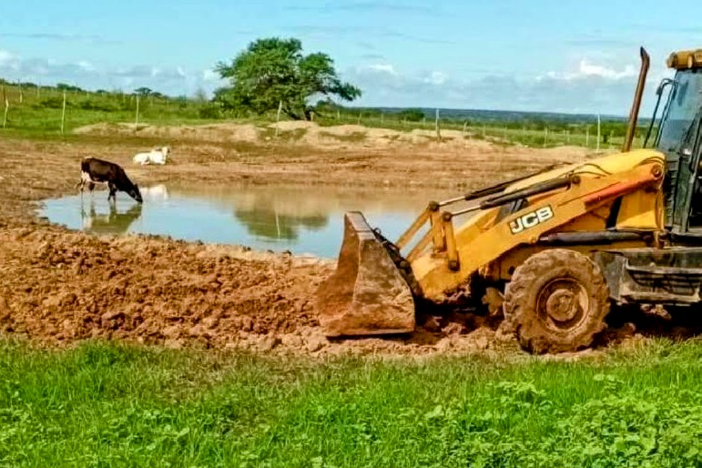 Governo do Estado prepara barragens de pequenos produtores para acumular água das chuvas 