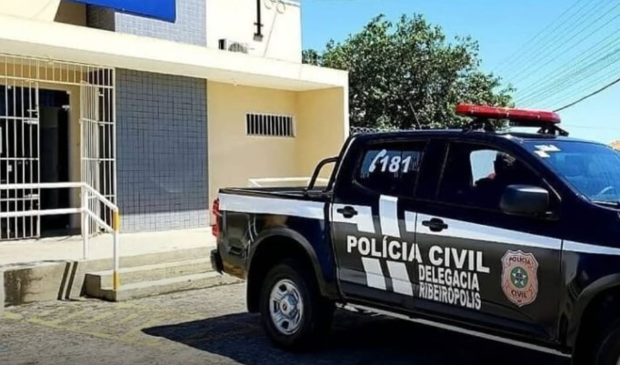 Mulher é presa em flagrante por agredir filha em Ribeirópolis