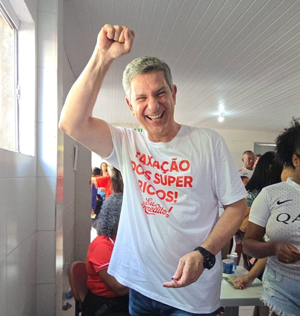 Senador Rogério Carvalho é eleito presidente estadual do PT em Sergipe