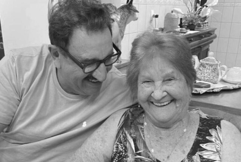 Morre aos 93 anos Maria Talarico Massa, mãe do apresentador Ratinho
