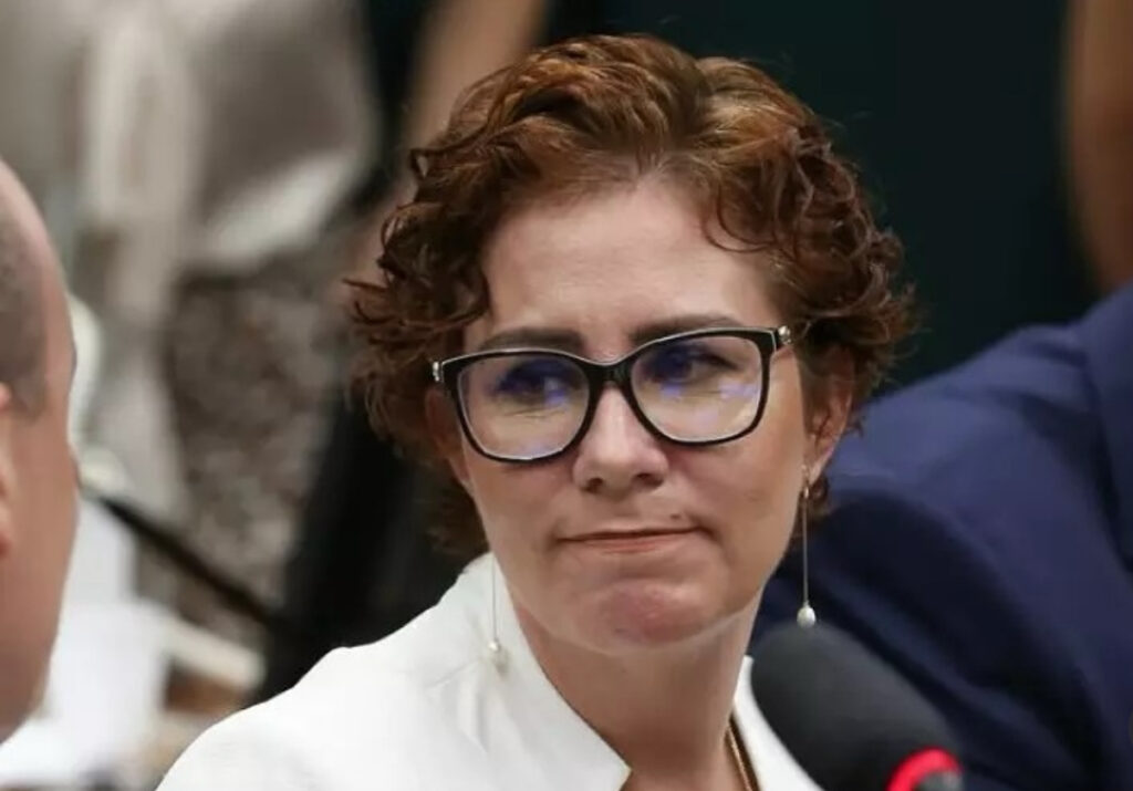 Carla Zambelli é presa na Itália após condenação do STF; extradição é solicitada