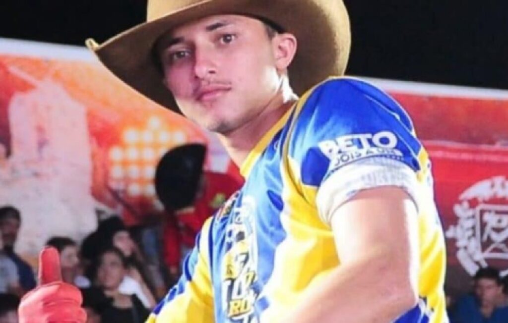 Peão de rodeio de 20 anos morre após ser pisoteado por touro em Mato Grosso