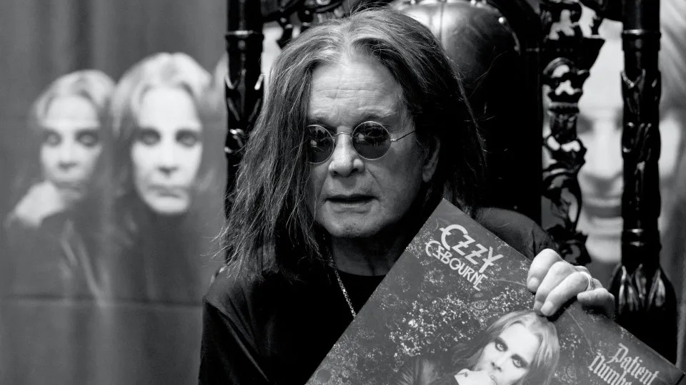 Morre cantor Ozzy Osbourne. Tinha 76 anos