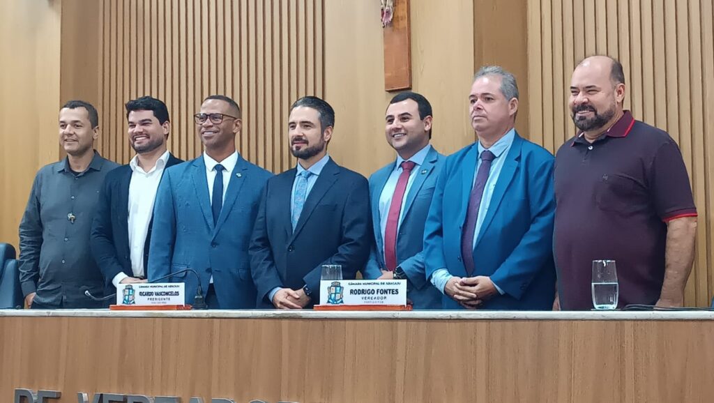 Marcel Azevedo toma posse na Câmara de Aracaju com apoio da enfermagem