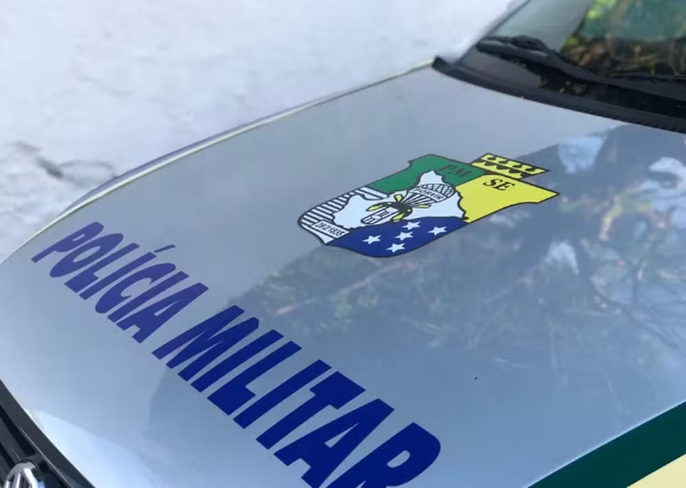 Homem é agredido por populares e preso após ser acusado de tentativa de abuso infantil em Aracaju