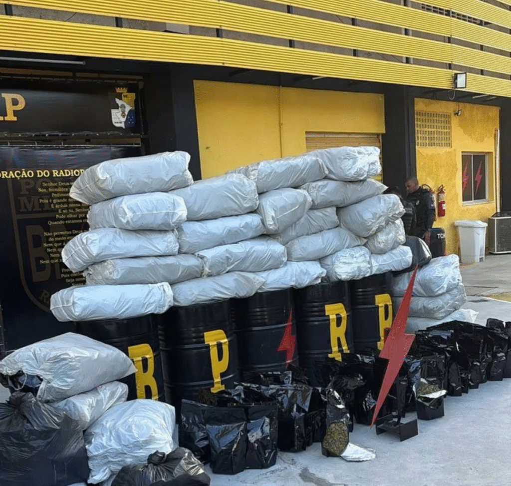 Quatro pessoas são presas com mais de 290 kg de maconha na Zona Sul de Aracaju