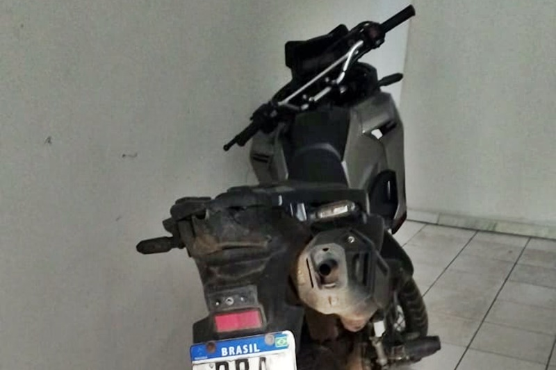 Polícia Militar localiza motocicleta com restrição de roubo no município de Lagarto