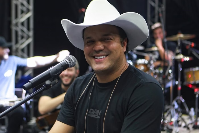 Padre Alessandro Campos receberá quase R$ 1 milhão por shows no São João da Bahia