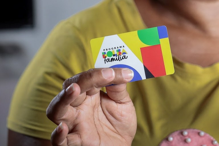 Mais de 19,6 milhões de famílias recebem o Bolsa Família a partir desta sexta, 18
