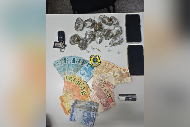 Motorista é preso com maconha, cocaína e R$ 5 mil na BR-235 em Itabaiana