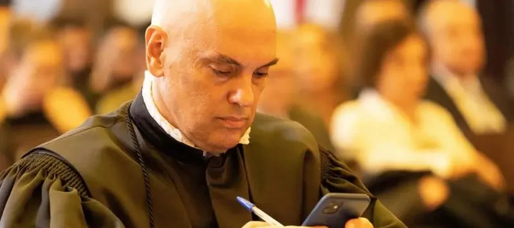 Ministro Alexandre de Moraes corre risco de perder acesso ao iPhone, Gmail, Instagram e outros serviços?
