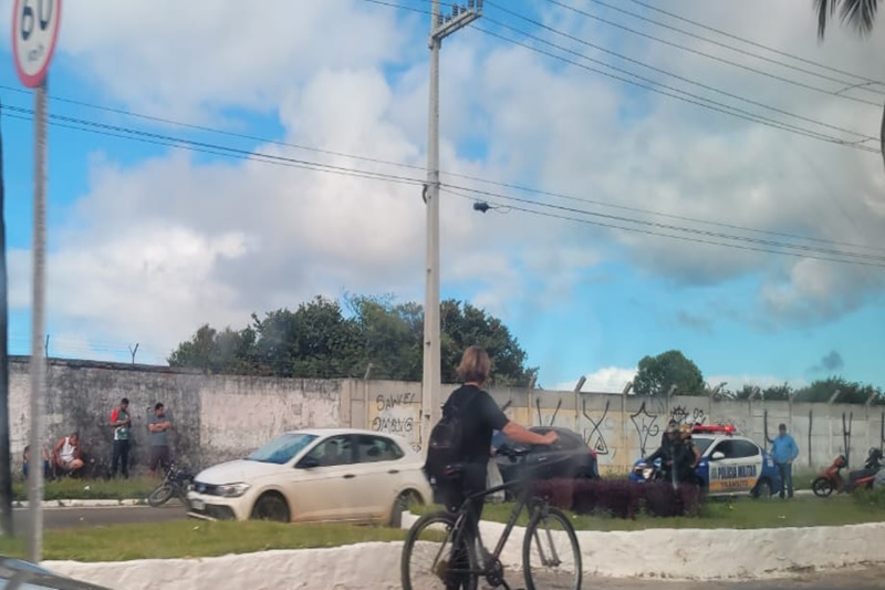 Acidente dentre carro e moto deixa uma vítima fatal
