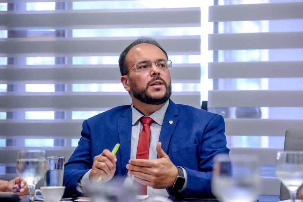 Thiago de Joaldo coloca advogado gratuito para cidadão recorrer de multas de trânsito