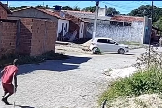 Crianças em velocípede são atropeladas por carro em Brejo Grande-SE