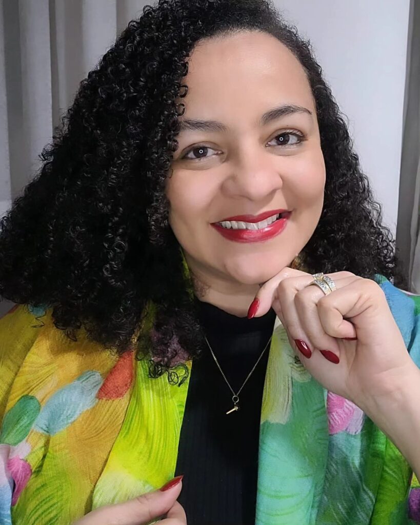 Escritora Izabel Nascimento lança o livro Monumentos da Cultura Sergipana no Dia do Folclore