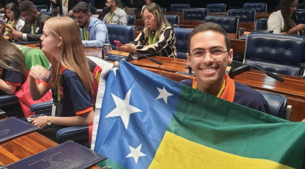 Estudante de escola da rede pública estadual em Poço Verde toma posse como Jovem Senador 2025 em Brasília